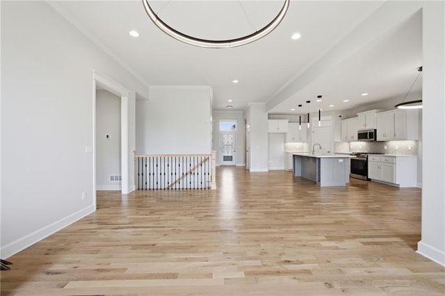 1905 NE 111th Court, Kansas City, MO 64155