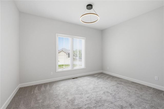 1905 NE 111th Court, Kansas City, MO 64155