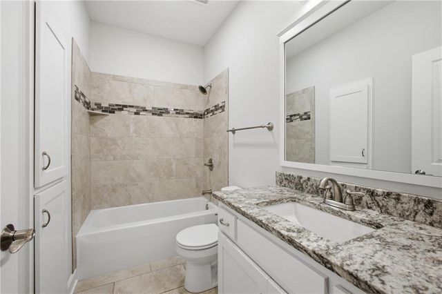 1905 NE 111th Court, Kansas City, MO 64155