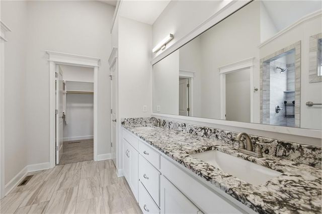1905 NE 111th Court, Kansas City, MO 64155