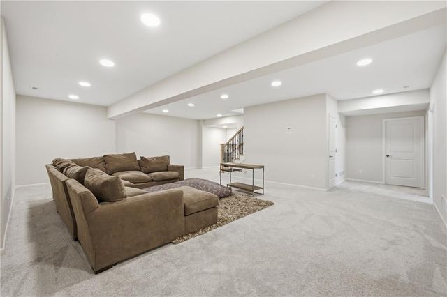 1905 NE 111th Court, Kansas City, MO 64155