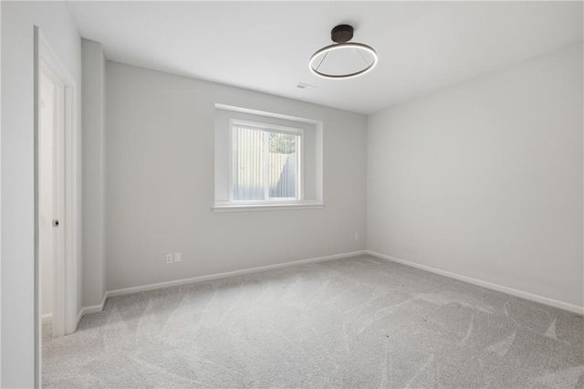 1905 NE 111th Court, Kansas City, MO 64155