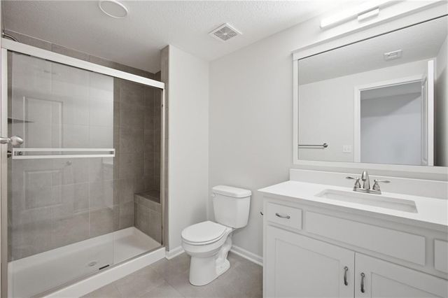 1905 NE 111th Court, Kansas City, MO 64155