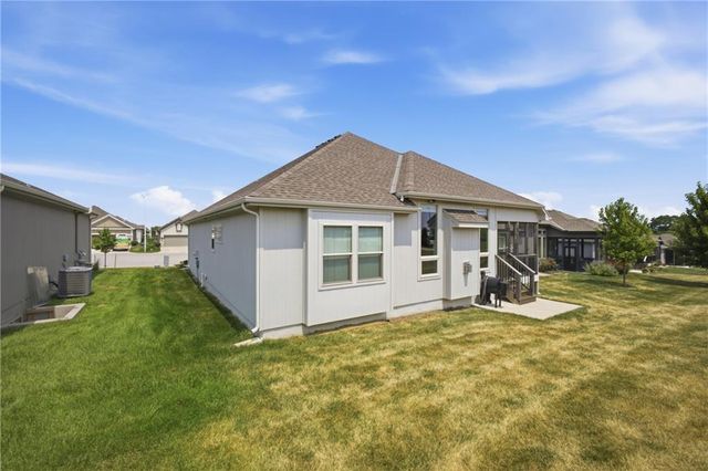 1905 NE 111th Court, Kansas City, MO 64155