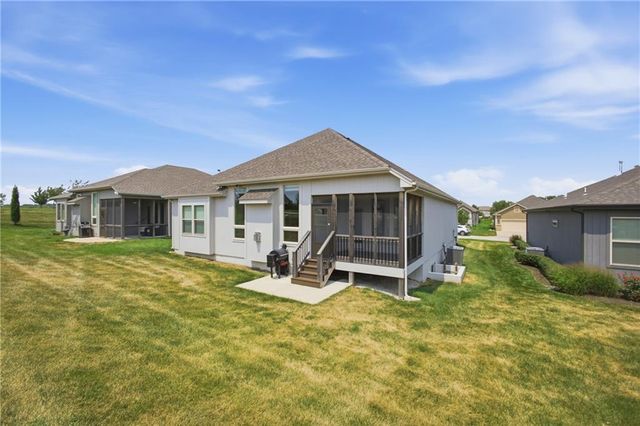 1905 NE 111th Court, Kansas City, MO 64155