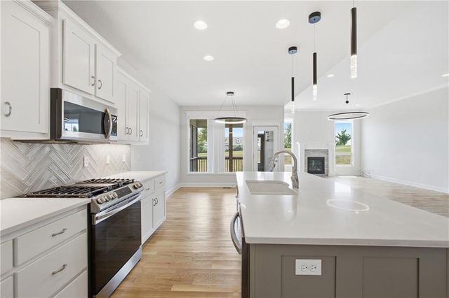 1905 NE 111th Court, Kansas City, MO 64155
