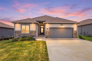 1905 NE 111th Court, Kansas City, MO 64155