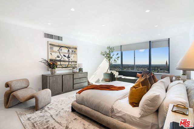 10724 Wilshire Boulevard 1210, Los Angeles, CA 90024