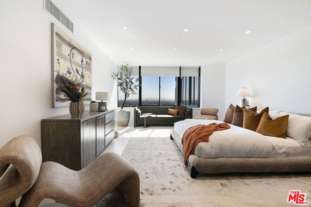 10724 Wilshire Boulevard 1210, Los Angeles, CA 90024