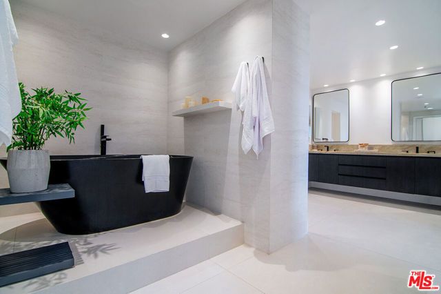 10724 Wilshire Boulevard 1210, Los Angeles, CA 90024