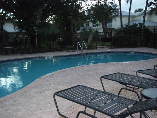 3926 Sabal Way, Fort Pierce, FL 34981