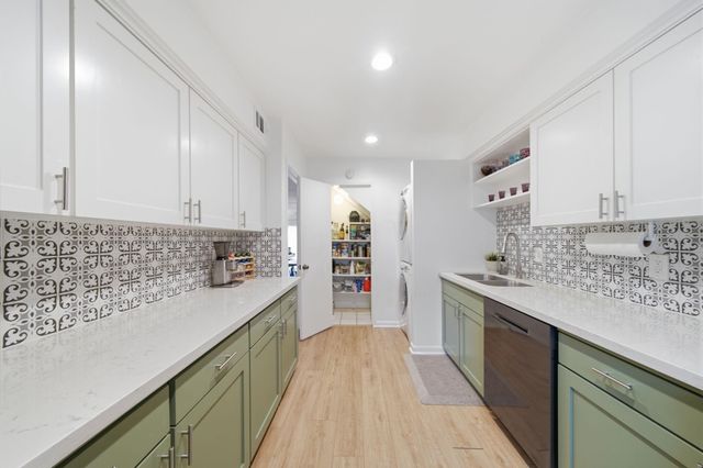 6435 Burgoyne Road 20, Houston, TX 77057