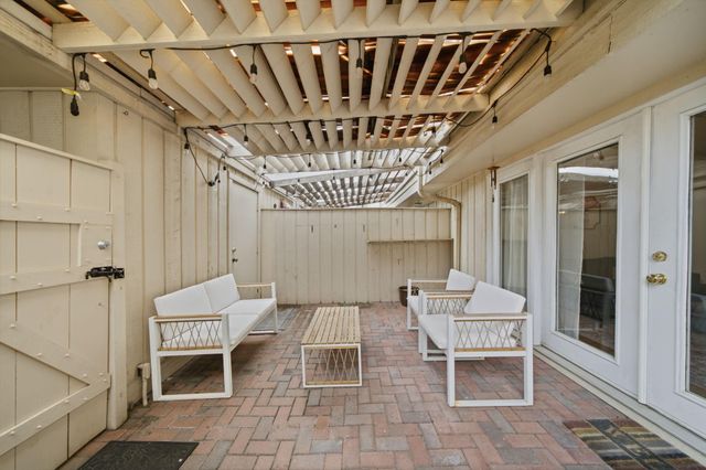 6435 Burgoyne Road 20, Houston, TX 77057