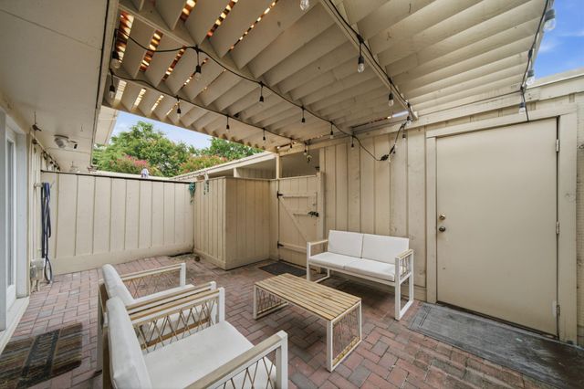 6435 Burgoyne Road 20, Houston, TX 77057