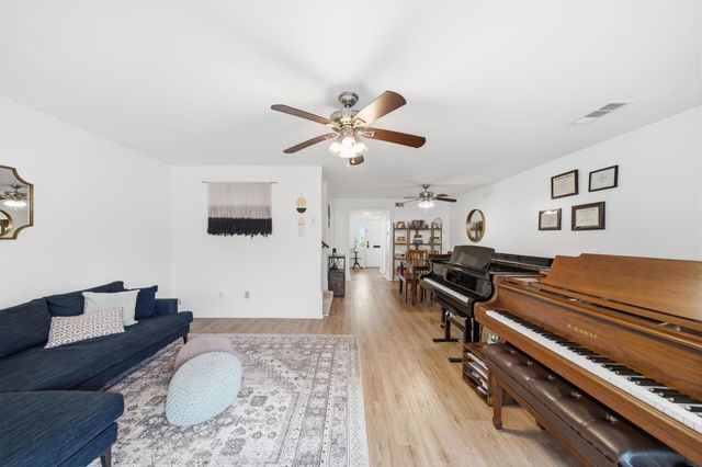 6435 Burgoyne Road 20, Houston, TX 77057