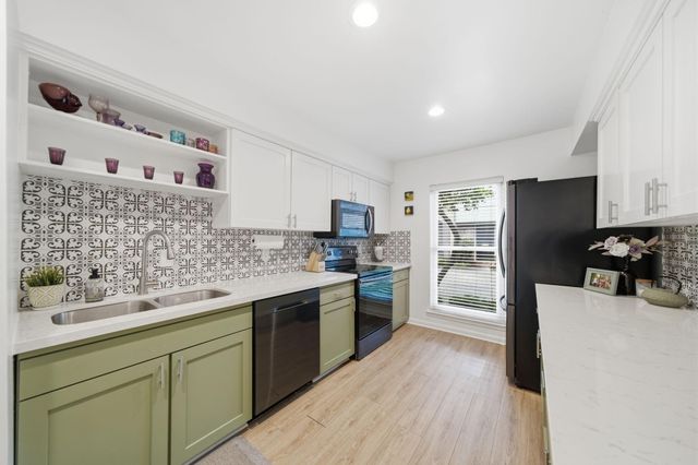 6435 Burgoyne Road 20, Houston, TX 77057