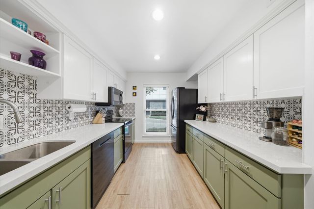 6435 Burgoyne Road 20, Houston, TX 77057