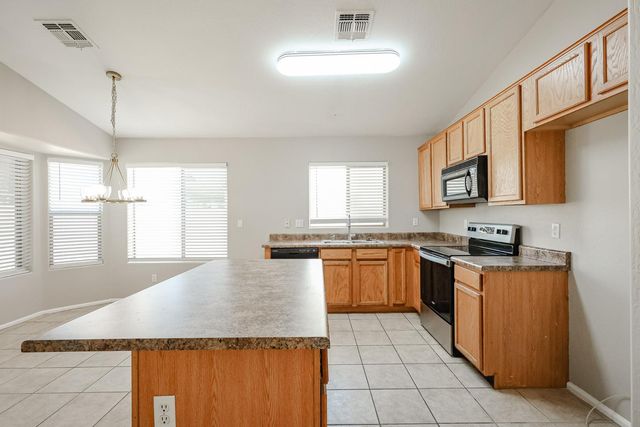 7602 W Encinas Lane, Phoenix, AZ 85043
