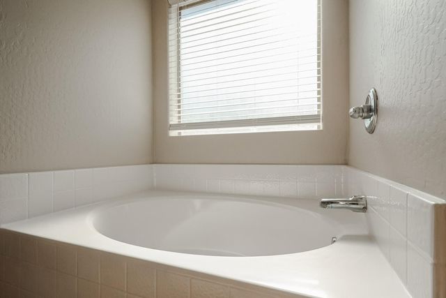 7602 W Encinas Lane, Phoenix, AZ 85043