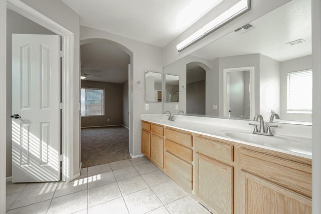 7602 W Encinas Lane, Phoenix, AZ 85043