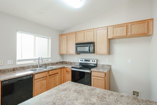 7602 W Encinas Lane, Phoenix, AZ 85043