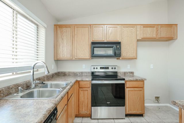 7602 W Encinas Lane, Phoenix, AZ 85043