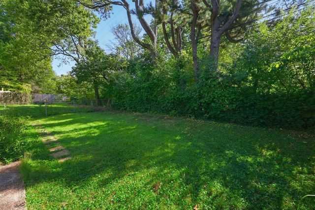 3528 Winding Drive, Lexington, KY 40517