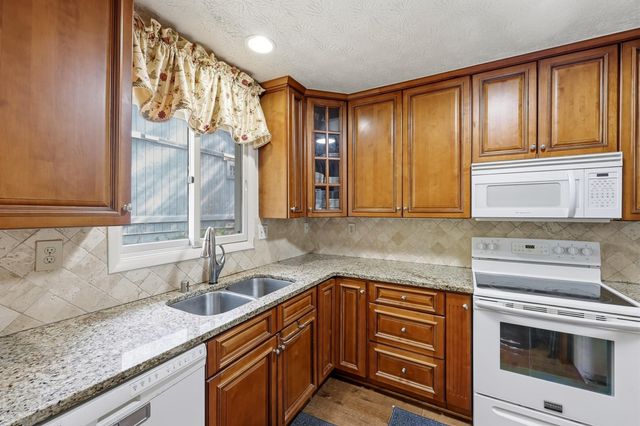 3528 Winding Drive, Lexington, KY 40517