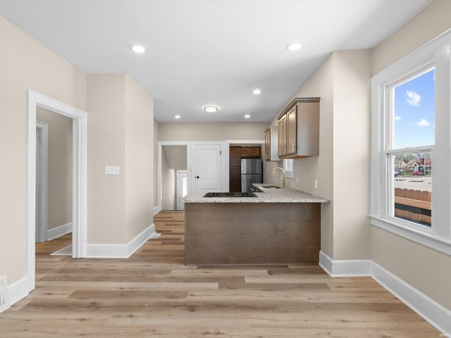 615 E Delaware Street, Evansville, IN 47711