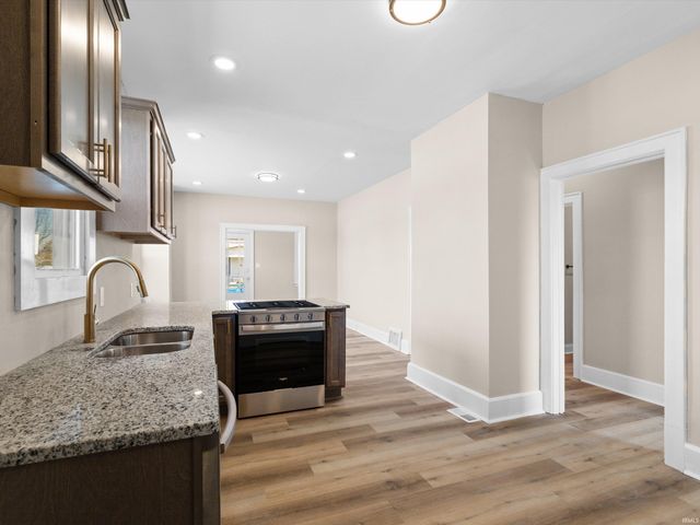 615 E Delaware Street, Evansville, IN 47711