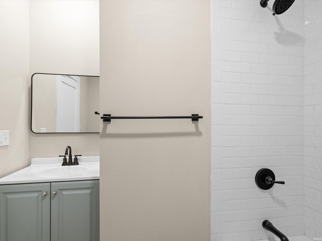 615 E Delaware Street, Evansville, IN 47711