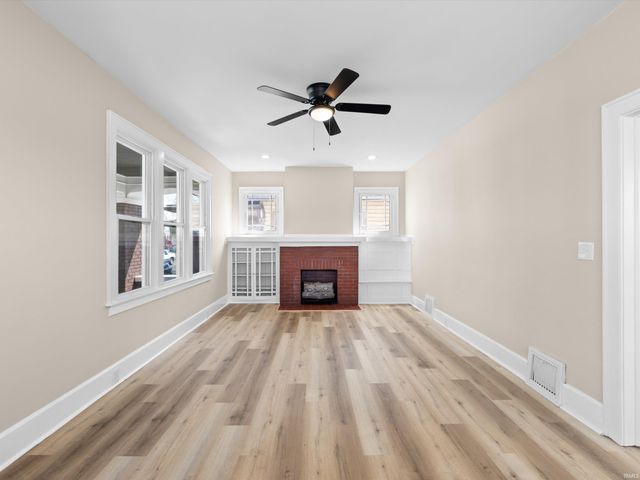 615 E Delaware Street, Evansville, IN 47711