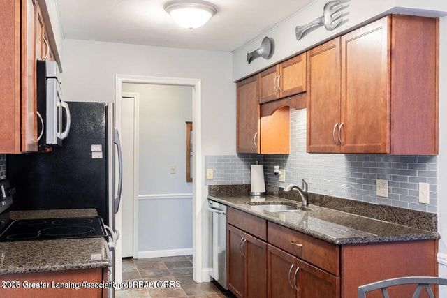 6160 Innkeepers Court 57, East Lansing, MI 48823