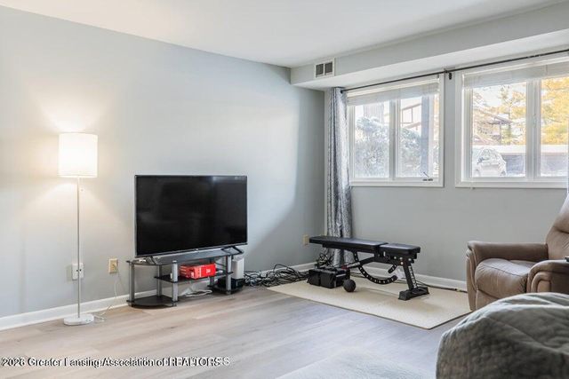 6160 Innkeepers Court 57, East Lansing, MI 48823