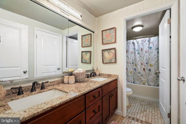 21 PARKHILL LN, Sicklerville, NJ 08081