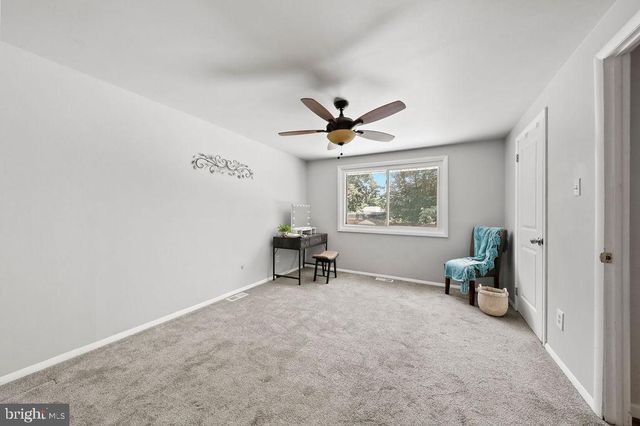 21 PARKHILL LN, Sicklerville, NJ 08081