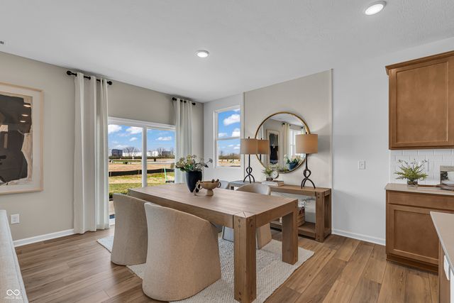 915 Sugarland Way, Greenwood, IN 46143