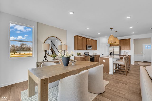 915 Sugarland Way, Greenwood, IN 46143