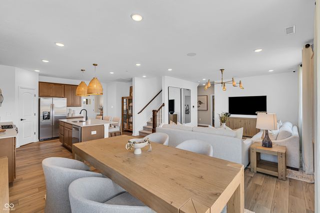 915 Sugarland Way, Greenwood, IN 46143