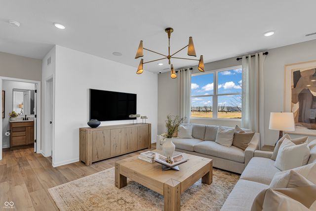 915 Sugarland Way, Greenwood, IN 46143