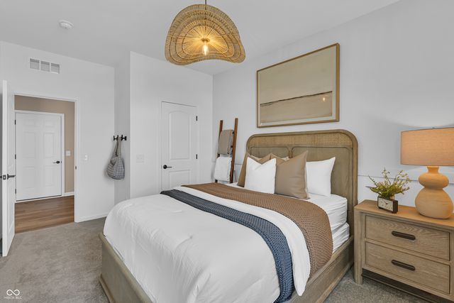 915 Sugarland Way, Greenwood, IN 46143