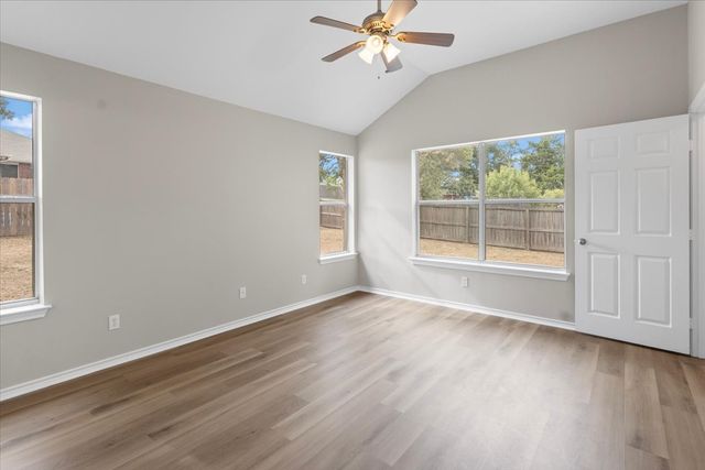 386 Molly Lane, Lindale, TX 75771