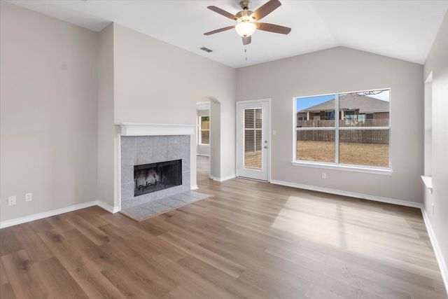 386 Molly Lane, Lindale, TX 75771
