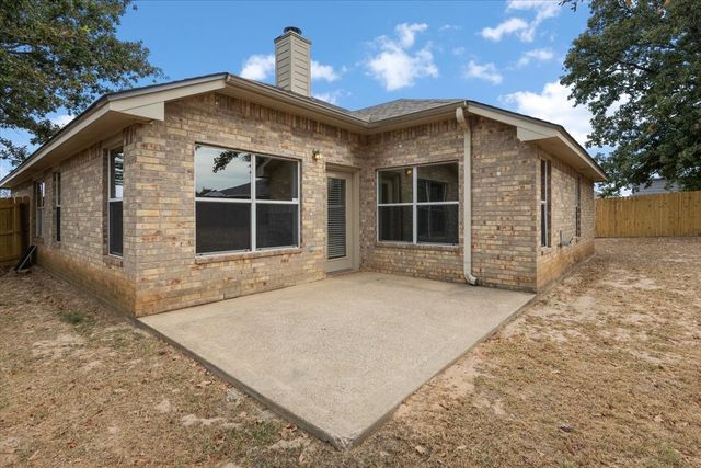 386 Molly Lane, Lindale, TX 75771
