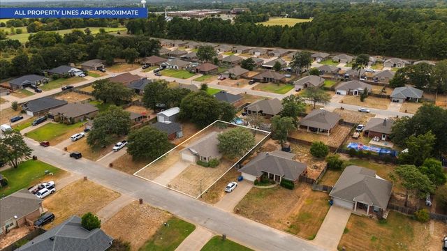 386 Molly Lane, Lindale, TX 75771
