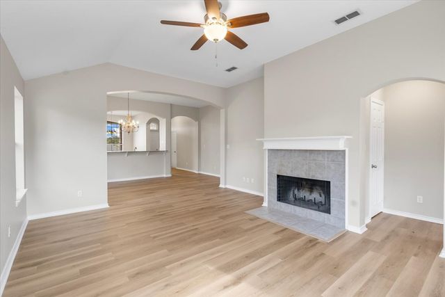 386 Molly Lane, Lindale, TX 75771