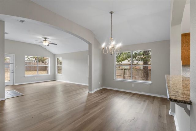 386 Molly Lane, Lindale, TX 75771
