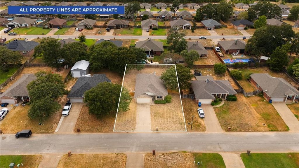 386 Molly Lane, Lindale, TX 75771