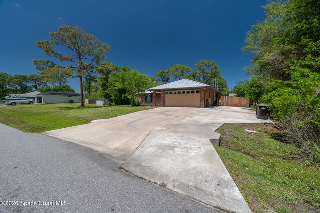1631 Santonian Street SE, Palm Bay, FL 32909