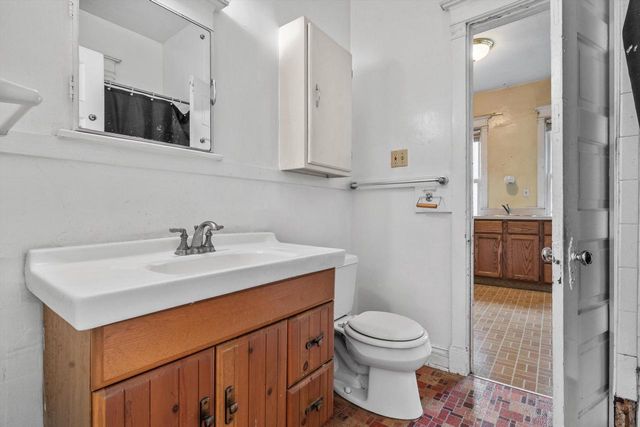 1722 Wisconsin AVENUE, Racine, WI 53403